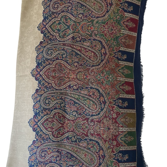 New Beige and Blue printed shawl- Silk-Cotton-Wool - Picture 6 of 9